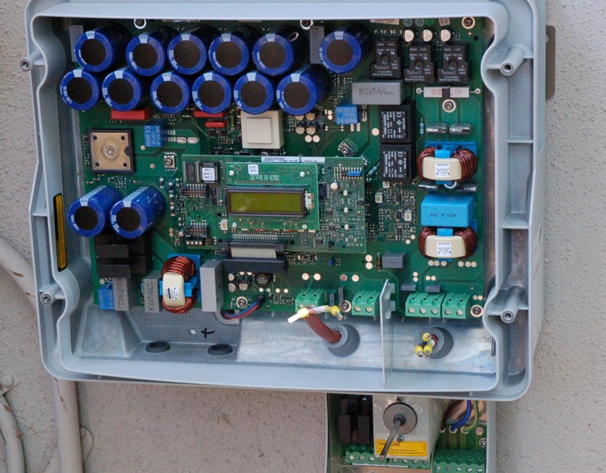 Solar inverter fault detection techniques at a glance