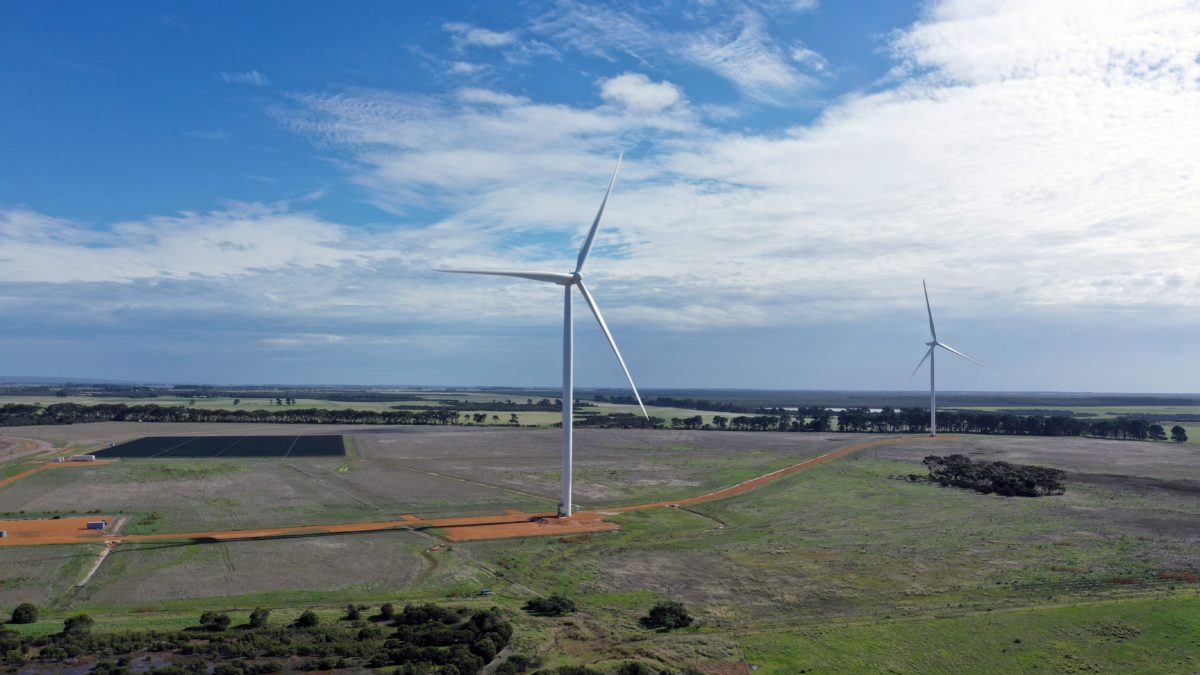 Weekend read: Shark Lake Renewables Hub cuts Esperance emissions by 50%