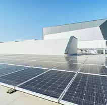 A solar rock for flat roofs