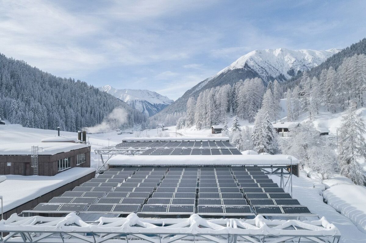 Cash pours in to rooftop solar