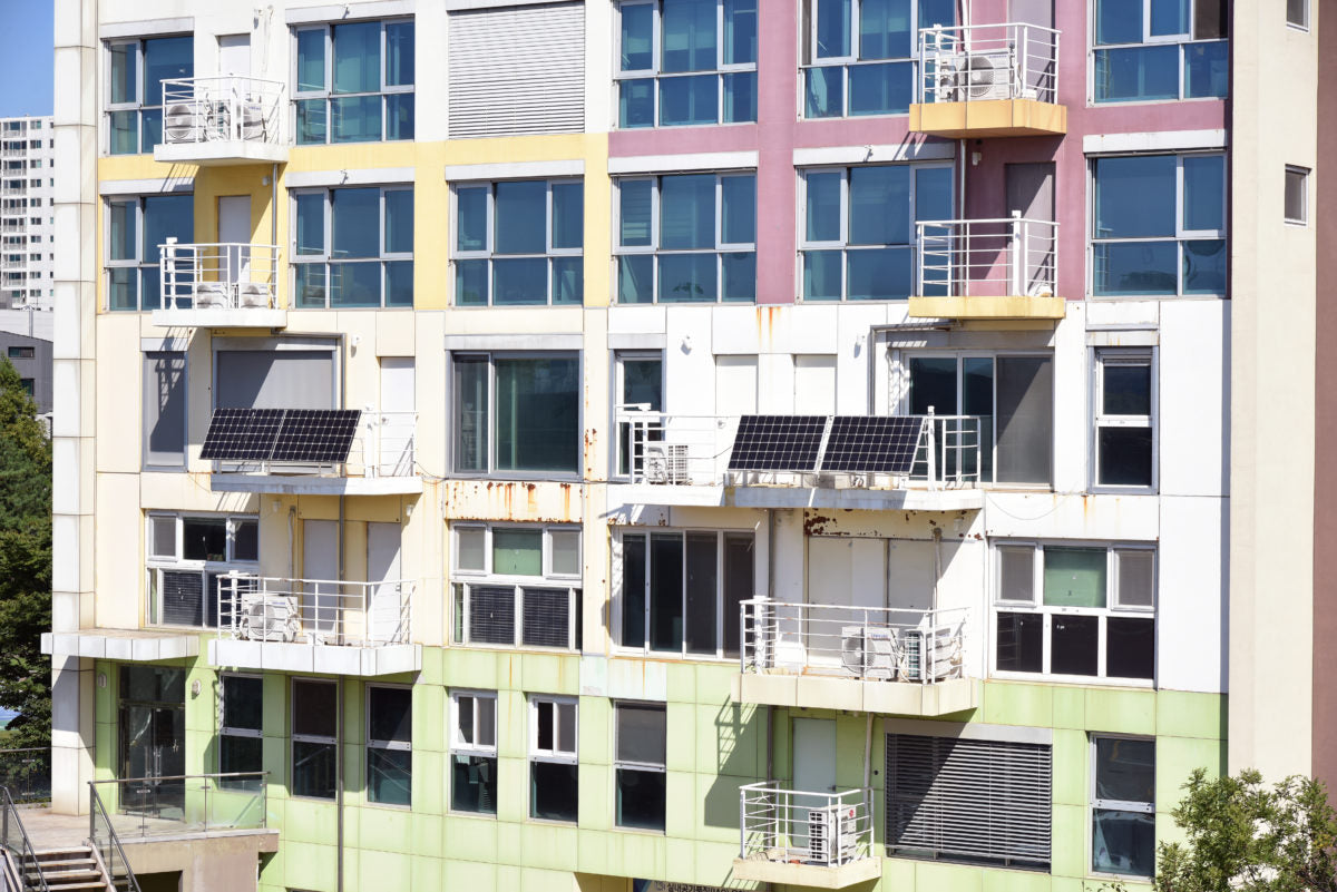 Coupling balcony solar panels with residential storage