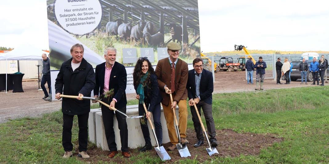 Maxsolar plant 125-Megawatt-Photovoltaik-Kraftwerk mit gekoppelten Fernwärmenetz