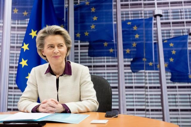 Europa aumenta los objetivos fotovoltaicos para 2030 a 740 GW, y propone que la solar sea obligatoria en los tejados