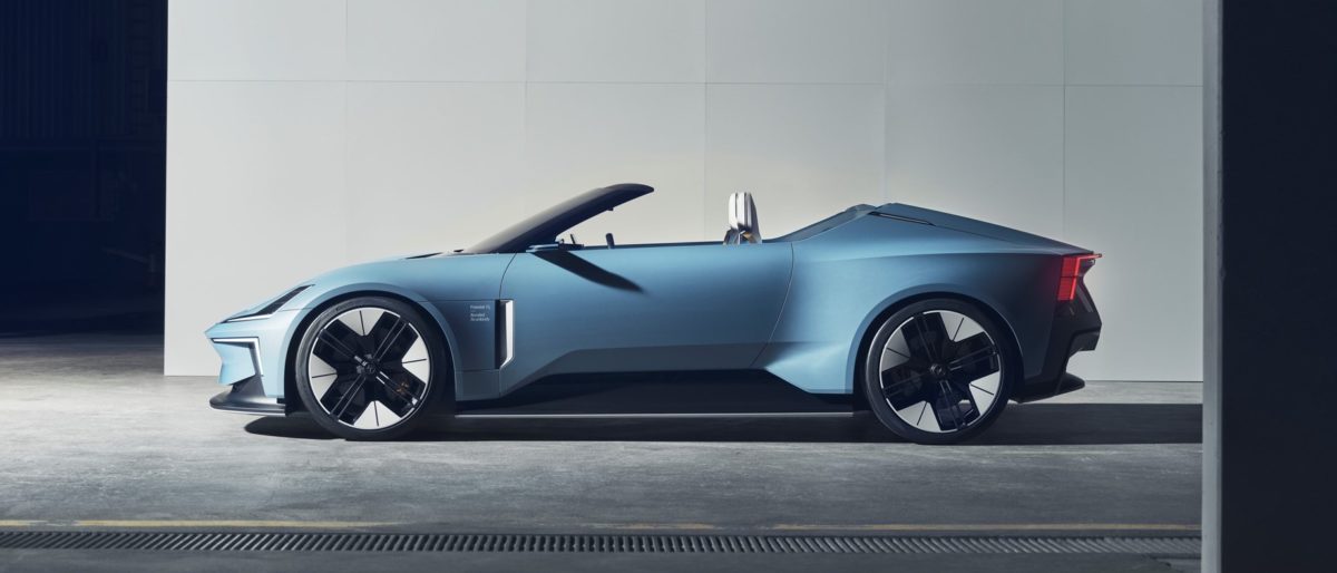 The mobility rEVolution: An electric car integrating an autonomous cinematic drone