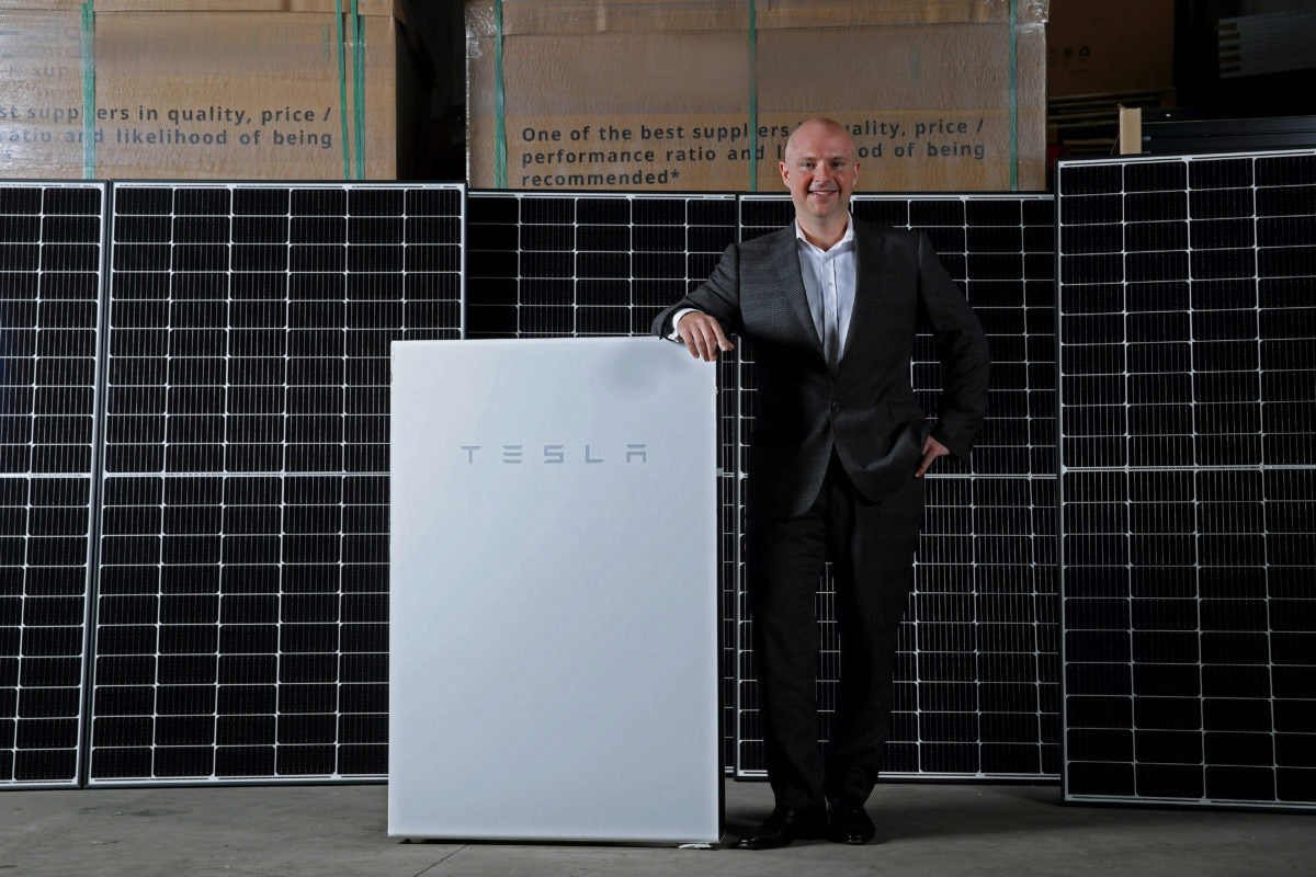 Major installer’s home battery sales surge by 400%