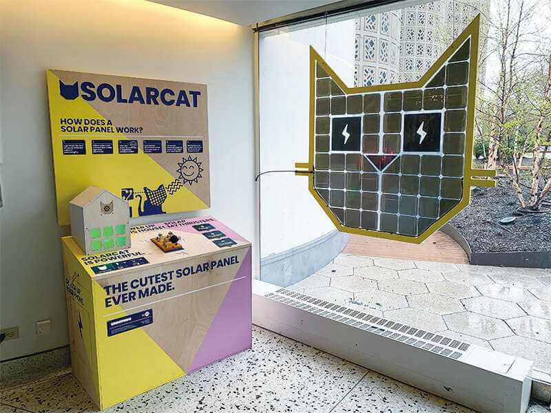 敷居が高い再エネ導入を身近に。猫型の壁掛け太陽光パネルが登場!