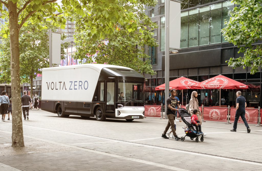 Volta Trucks logra 230 millones tras el pedido más grande de camiones
