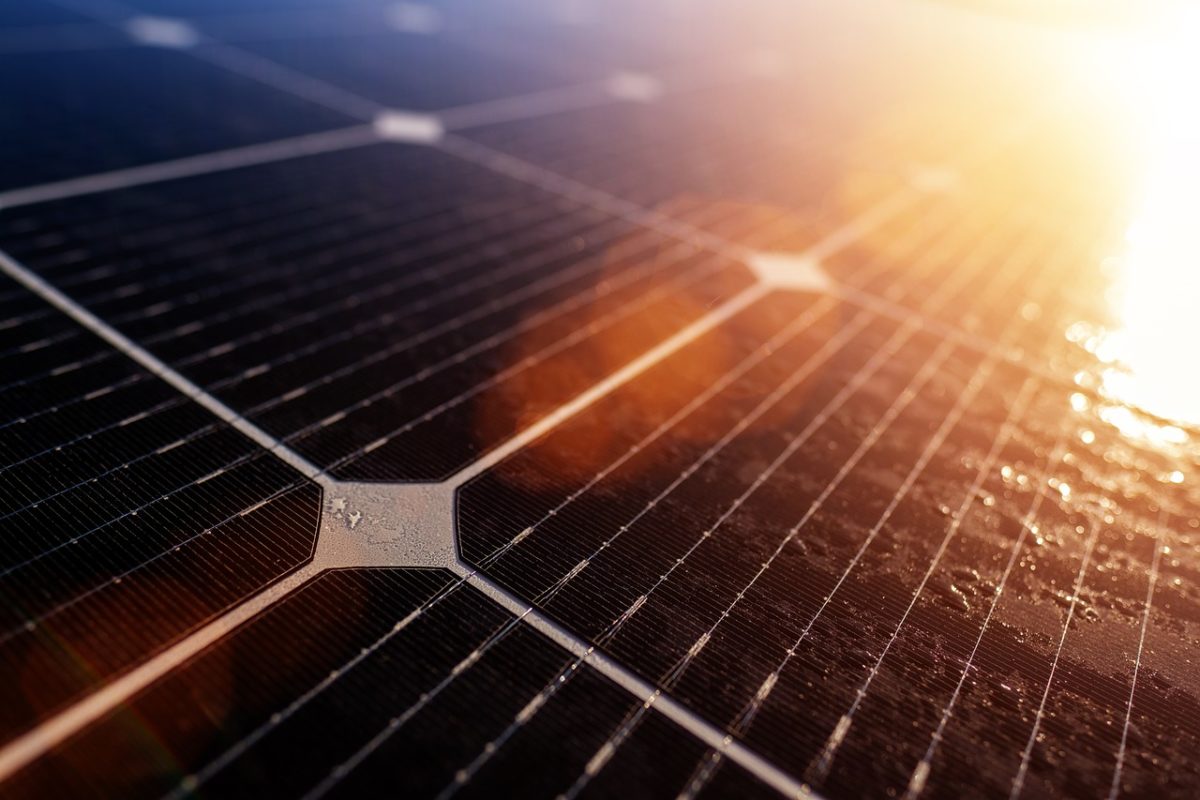 Photovoltaic cell harvests energy day and night
