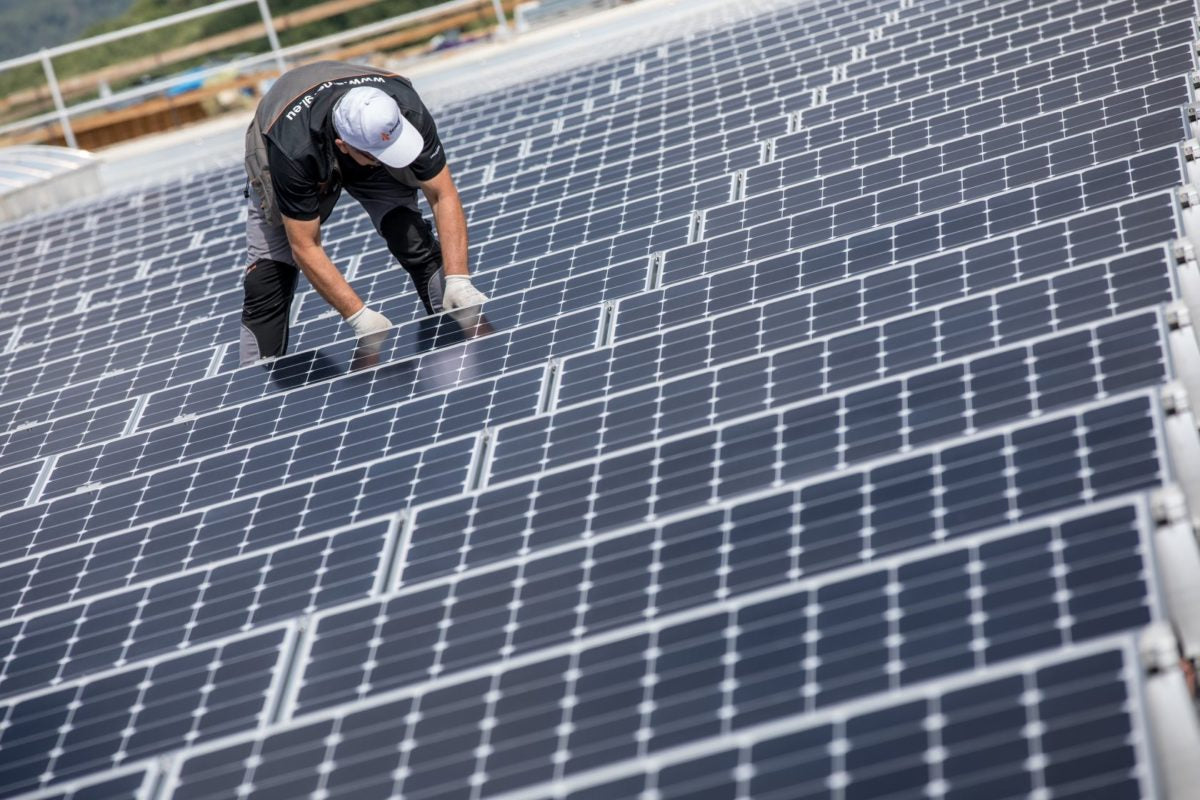 Study shows solar panel output exceeds energy input by 100 times