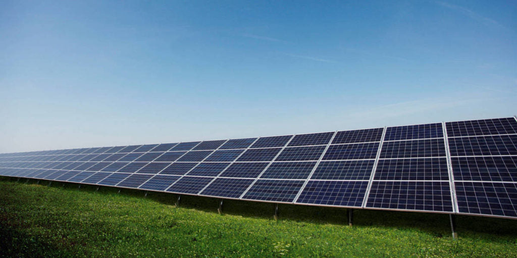 Baywa re und Partner bauen Solarpark mit Speicher und Elektrolyseur in Frankreich