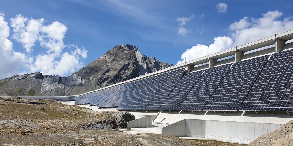 Axpo commissions 2.2 MW vertical alpine PV project on dam