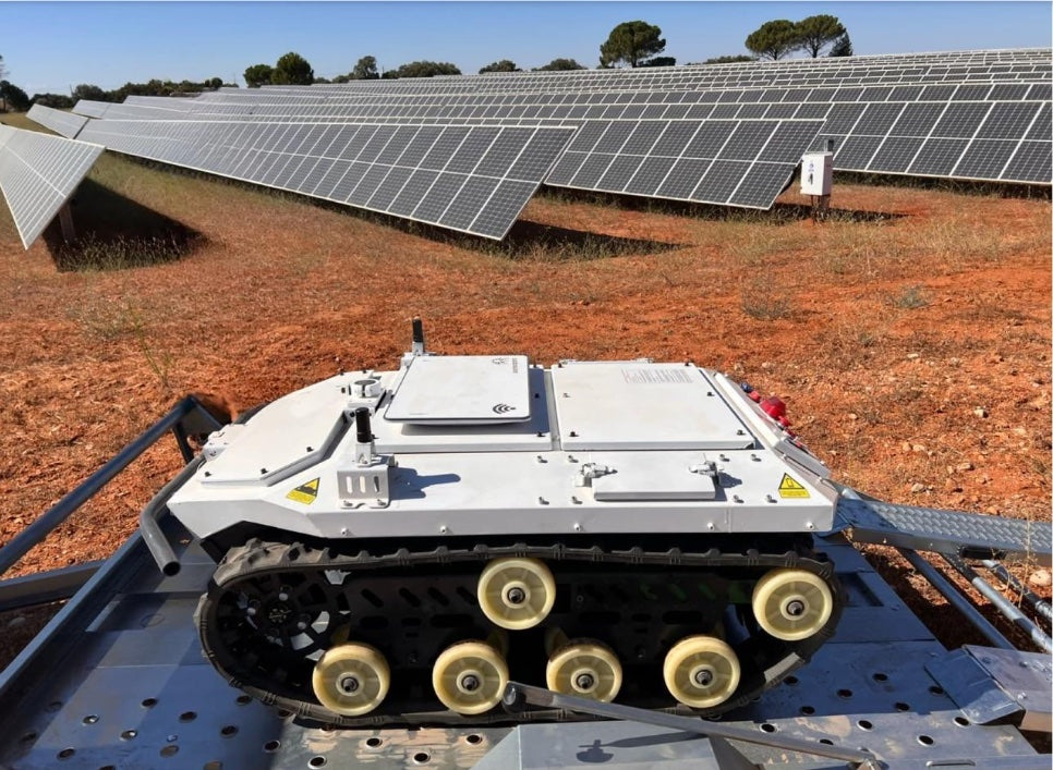 Nuevo robot completamente autónomo y renovable para inspección de grandes plantas fotovoltaicas