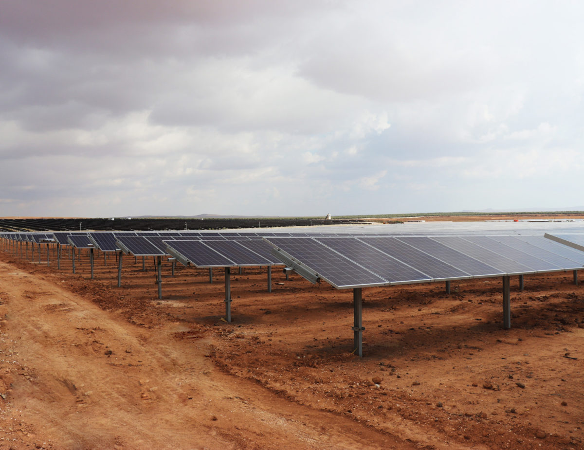 Pumping underground water in the desert with PV, wind