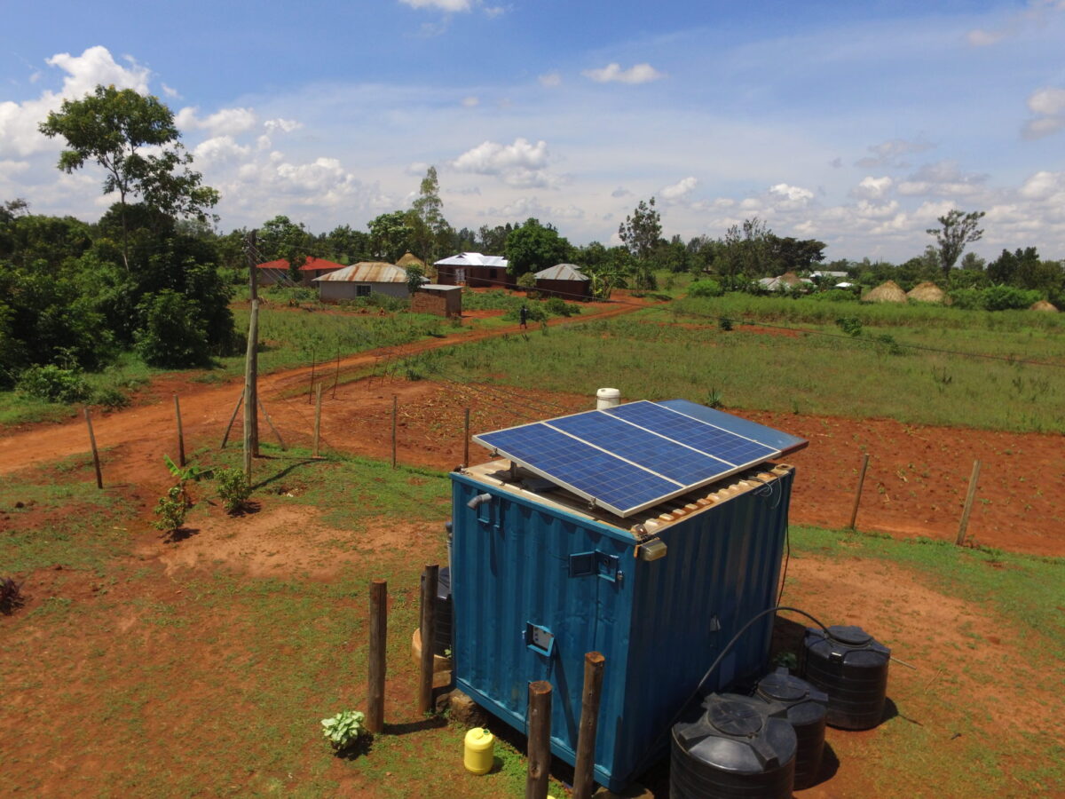 Le Kenya veut combler le fossé de l’accès à l’énergie en milieu rural avec plus de 130 mini-réseaux solaires