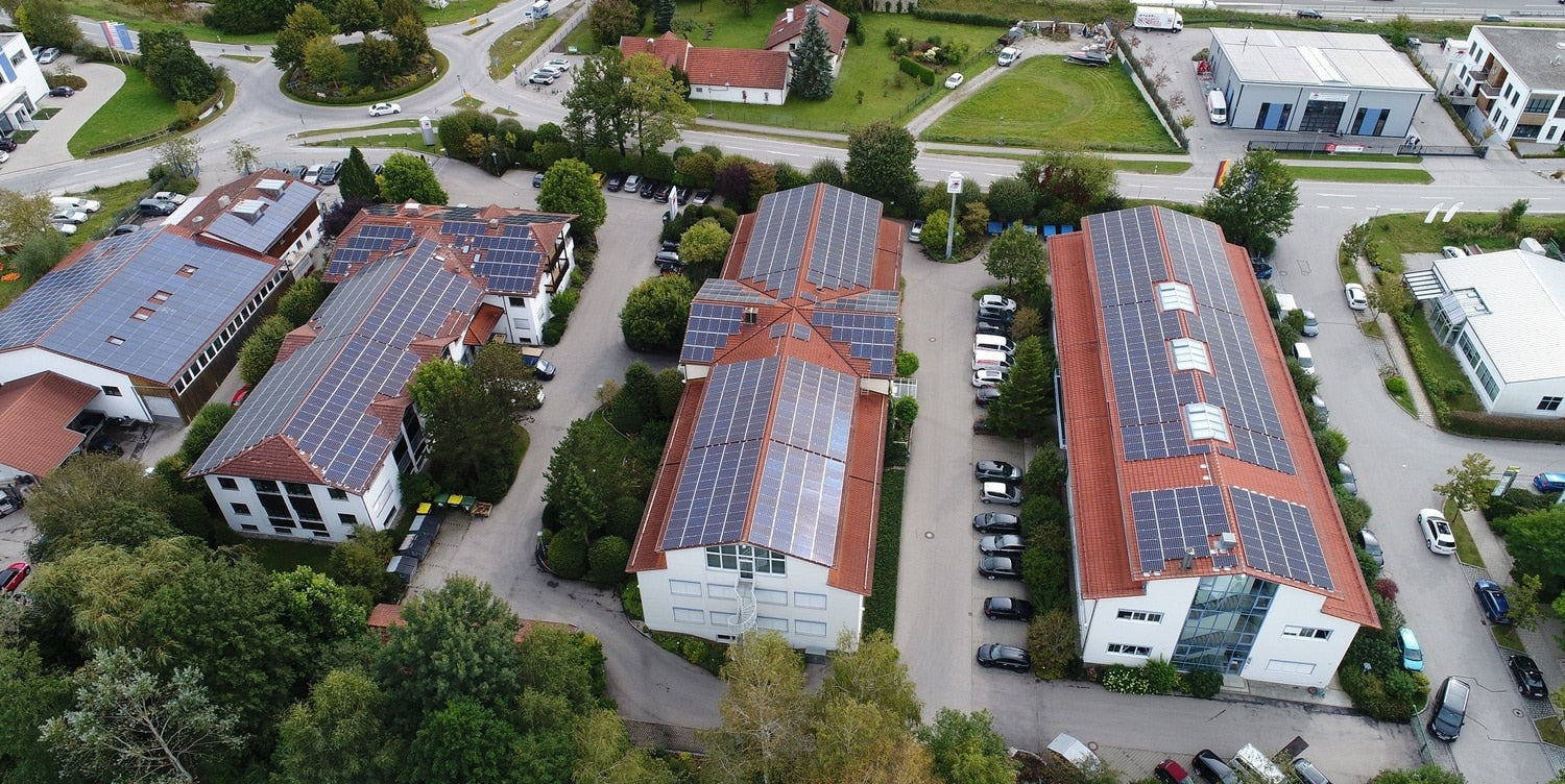 Solar Cluster Baden-Württemberg informiert mit Leitfaden über Photovoltaik für Gewerbebetriebe