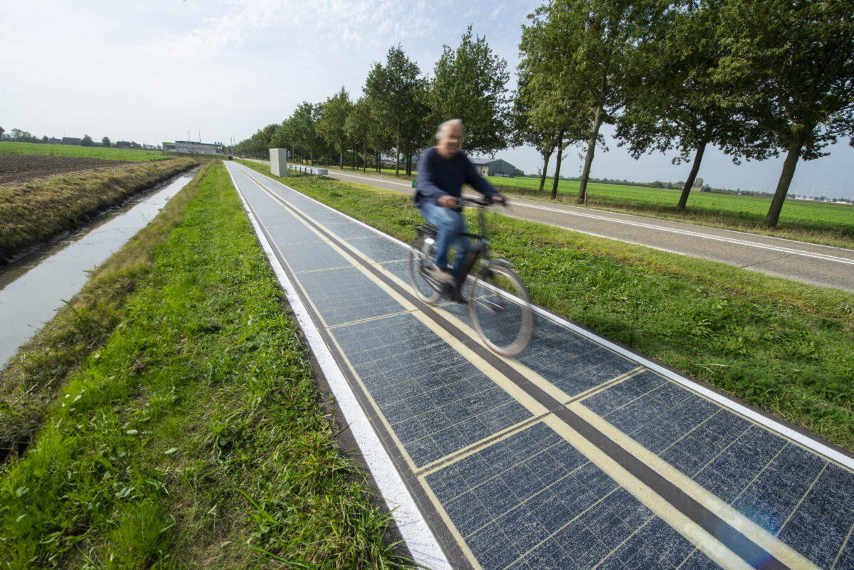 Mise en service de deux pistes cyclables photovoltaïques Wattway aux Pays-Bas
