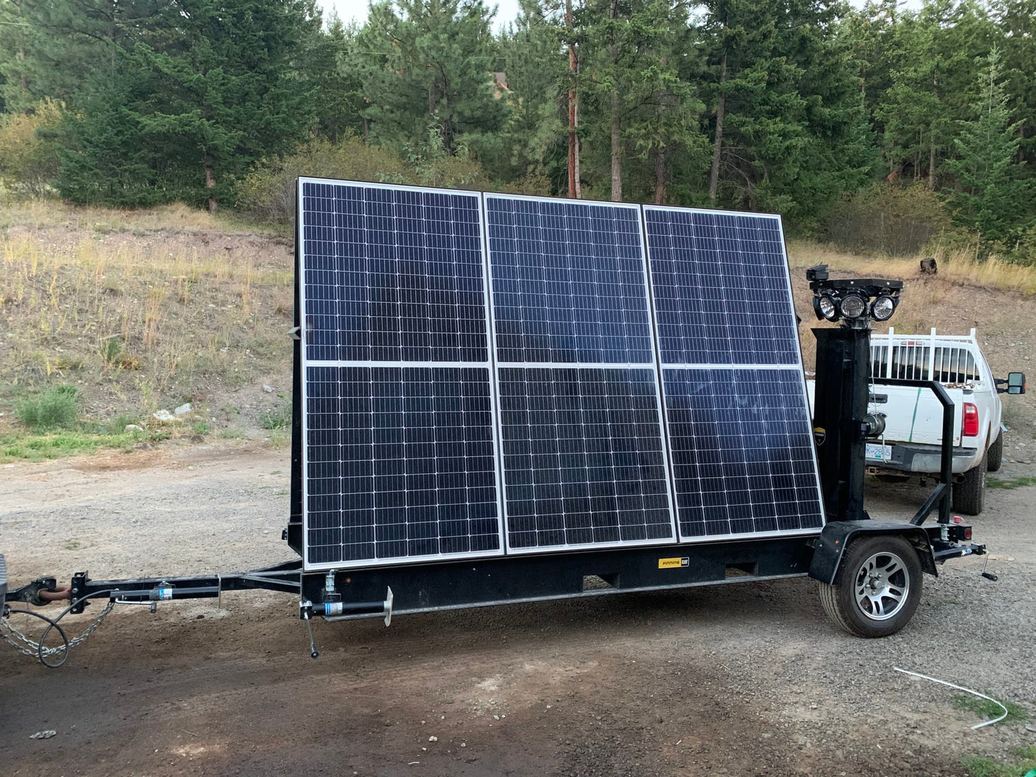 Portable off-grid solar and battery kit from Canada