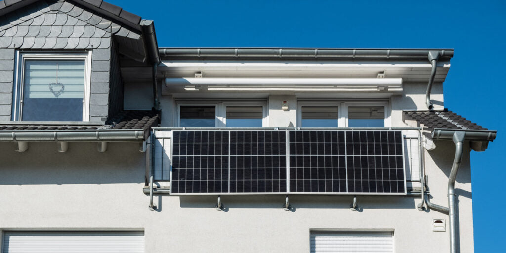 Mieter klagen gegen Hausverwaltung wegen Photovoltaik-Balkonanlage