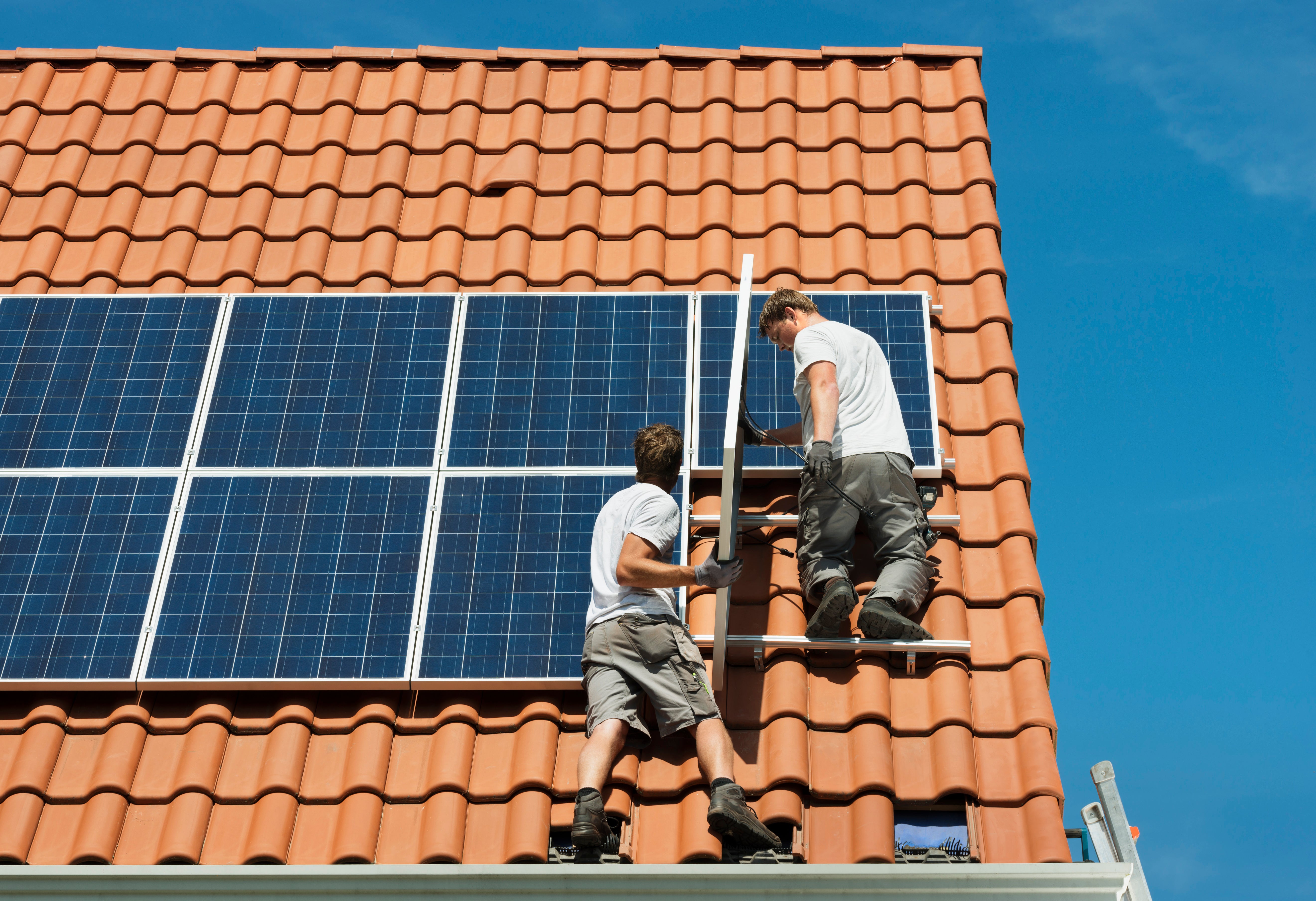 Where Do I Sign? Understanding Your Rooftop Solar Energy Contract