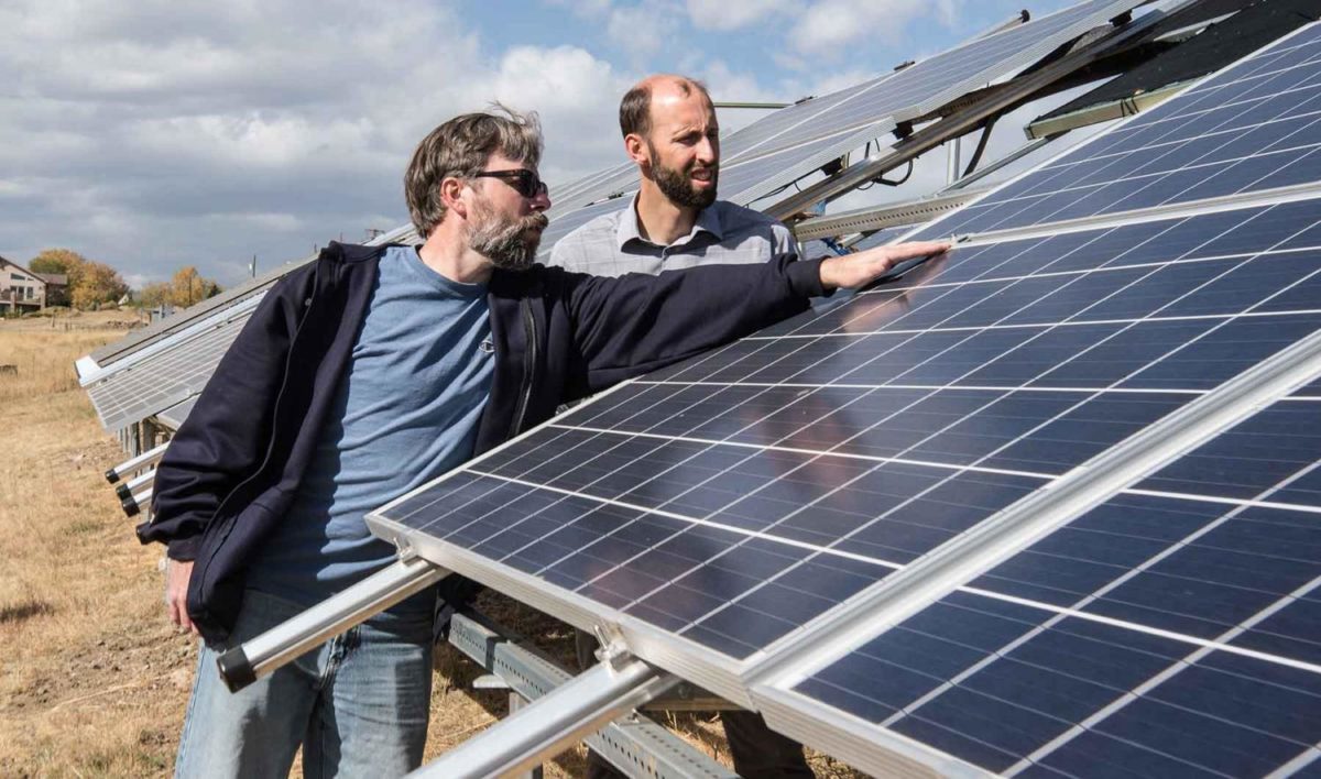 How long do residential solar panels last?